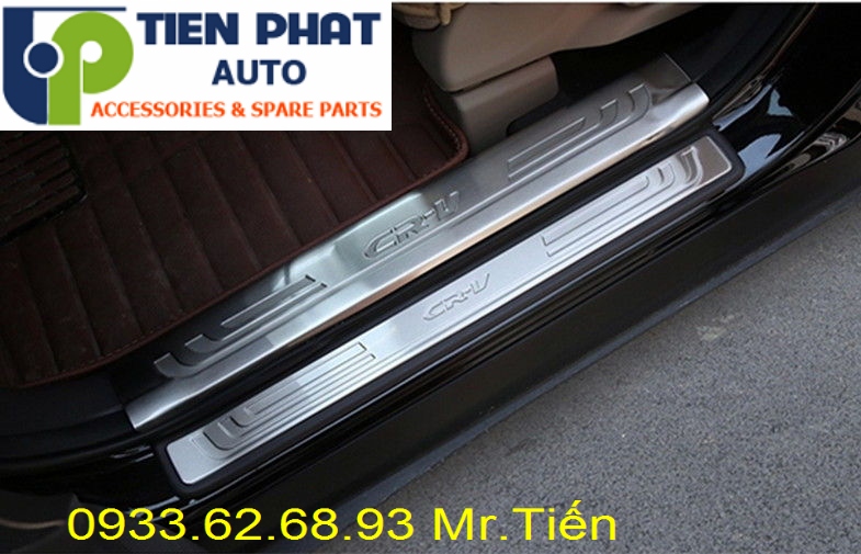 nep buoc chan trong chong tray cho honda crv
