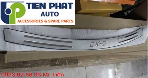Lắp Nẹp Inox Chống Trầy Cốp Sau cho Mazda Cx-5 2015-2016